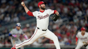 Diamondbacks trade for Nationals reliever Dylan Floro