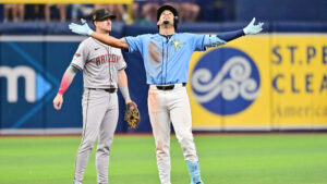 Diamondbacks come back from down 6, Rays earn sweep with walk-off win