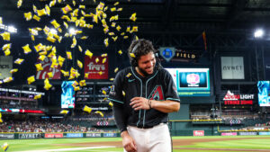 Diamondbacks' Adrian Del Castillo welcomes himself to Chase Field with walk-off homer