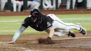 Diamondbacks score winning runs on back-to-back wild pitches vs. Rockies