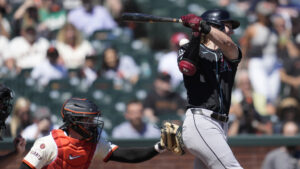 Giants star pitcher Blake Snell knocked out after 1 inning vs. Diamondbacks