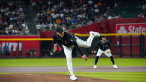 Giants tag Eduardo Rodriguez with 3 HRs, D-backs open final week with lackluster loss