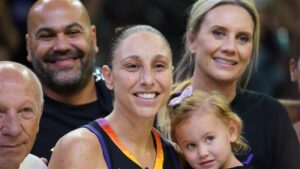 Mercury's Diana Taurasi receives curtain call in what could be final home game