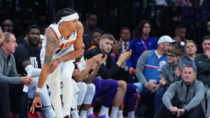 Suns' Damion Lee is back after fearing a knee injury would end his career