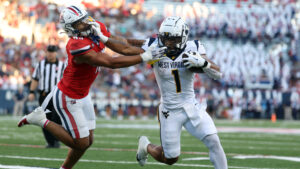 Early mishaps stifle Arizona's momentum, prompt early deficit vs. West Virginia