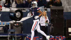 Arizona's Tetairoa McMillan dunks on defender for highlight-reel TD catch