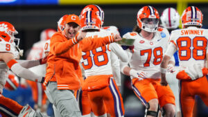 Get ready to learn Texas, buddy: ASU fans should be rooting for Clemson again