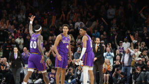 Suns claw back against Hornets for another ugly win, 3 straight