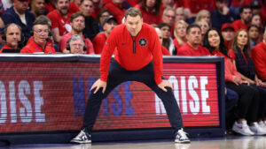 Arizona knocks off Oklahoma State for Tommy Lloyd's 100th career win