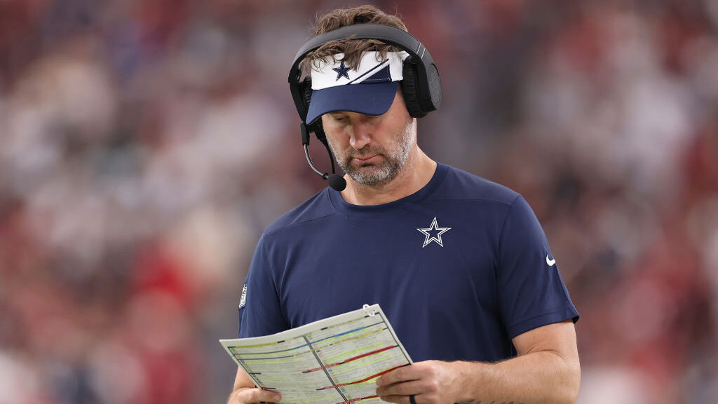 🚨 BREAKING: Brian Schottenheimer Sets Dallas Cowboys Locker Room on Fire with a Pledge of Allegiance 🔥 Immediately after a tense internal practice, head coach Brian Schottenheimer silenced the entire locker room with a fiery declaration: "We're not playing to finish in the top three — we're playing to win." 🏆 There's no room for compromise. The Dallas Cowboys aren't built to settle — they're built to dominate. This season, every game will be a battle for honor, for color… and for the Lombardi Trophy.D