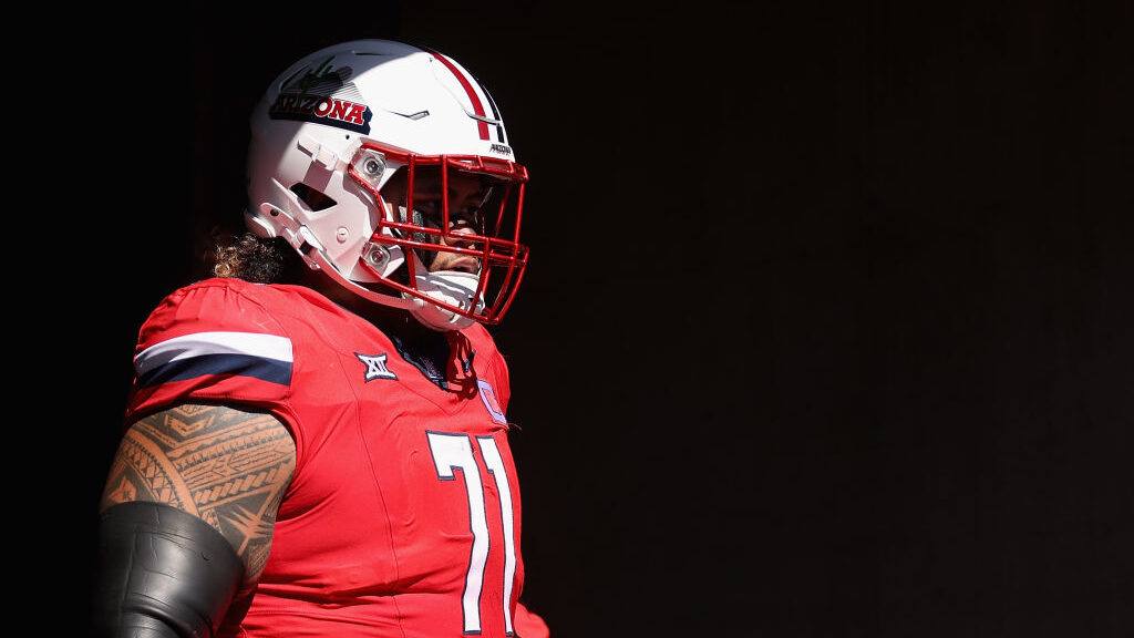 Jonah Savaiinaea had a big day during Senior Bowl practice on Wednesday...