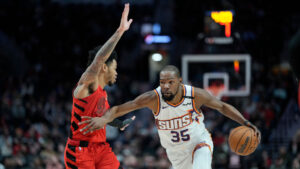 All signs indicate Suns F Kevin Durant remaining in Phoenix ahead of deadline, per report