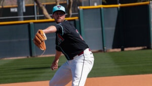 Diamondbacks' Merrill Kelly getting MRI for back tightness