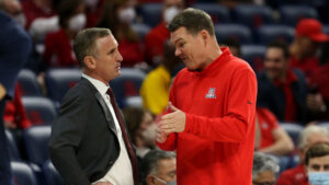 Tommy Lloyd backs Bobby Hurley's decision in chippy ASU-Arizona ending