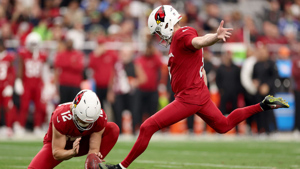 Former Cardinals kicker Matt Prater joins Bills for 20th NFL season