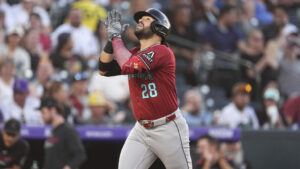 Diamondbacks 3B Eugenio Suarez reaches 300 career home runs, joins elite company