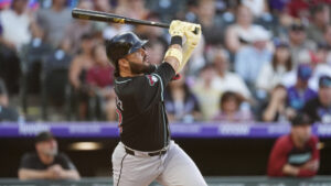 Diamondbacks trade star 3B Eugenio Suarez to the Seattle Mariners