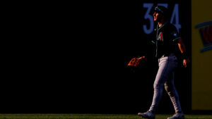 Diamondbacks OF Jake McCarthy robs home run in return to major leagues