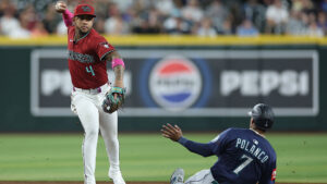 Defense steers Diamondbacks to blowout win over Mariners