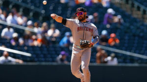 Diamondbacks 3B Eugenio Suarez, 1B Josh Naylor exit vs. White Sox