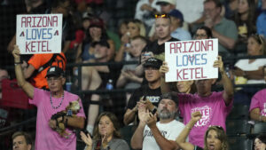 Diamondbacks fans step up with ovation for Ketel Marte