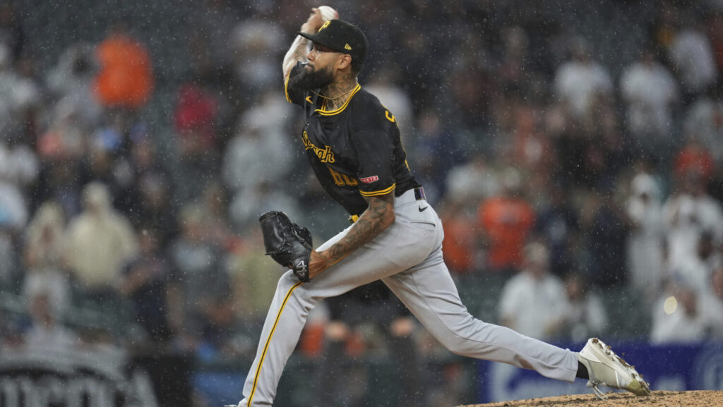 Pirates pitcher Dennis Santana to Diamondbacks