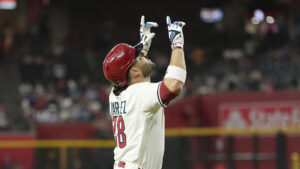 Diamondbacks' Eugenio Suarez blasts 2 home runs for 2nd straight game