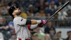 Diamondbacks' Eugenio Suarez exits loss to Tigers after getting hit by pitch, X-rays negative