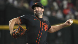 Giants LHP Robbie Ray dominates Diamondbacks in return to Chase Field
