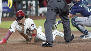 Diamondbacks scratch OF Alek Thomas vs. Padres with knee soreness