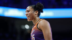 Alyssa Thomas scores career high as Mercury beat Lynx