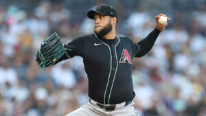 Diamondbacks fall to Padres, split 4-game series