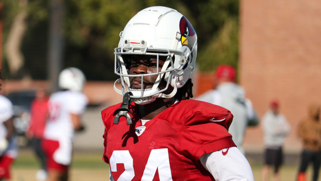 Cardinals announce re-signing of CB Starling Thomas