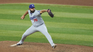 Diamondbacks select righty Nabil Crismatt to start vs. Rockies