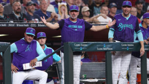 Diamondbacks arrive in Milwaukee late due to issues with their plane