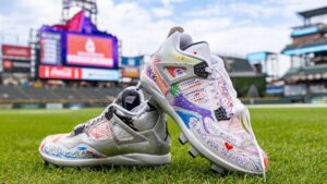 Diamondbacks' Lourdes Gurriel Jr. rocks shoes designed by sons vs. Rockies