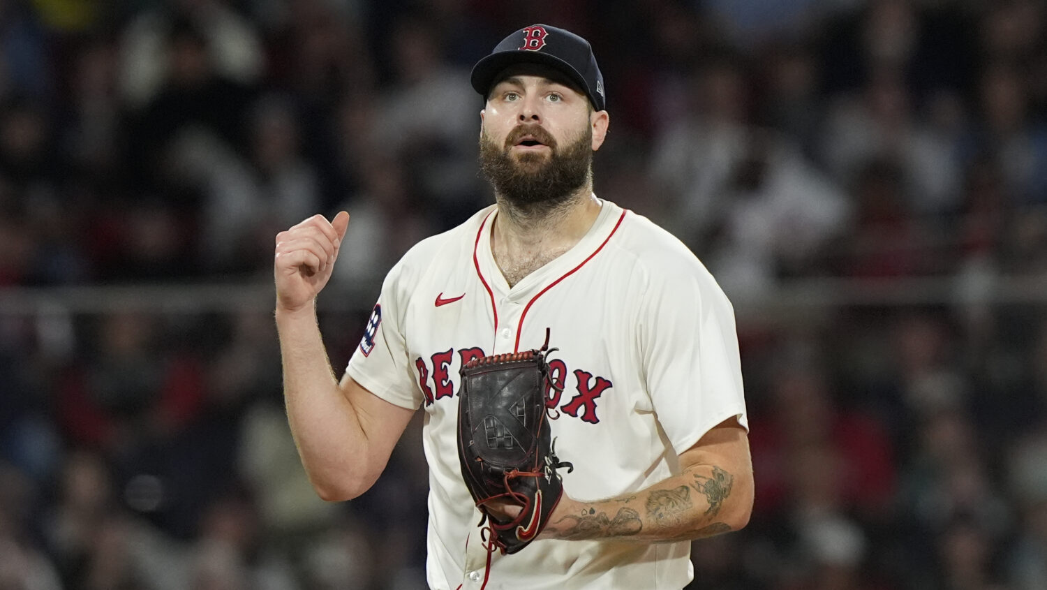 Report: Diamondbacks checked in on free agent pitcher Lucas Giolito