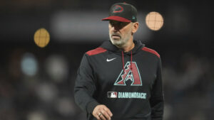 Torey Lovullo will return to Diamondbacks for 10th season