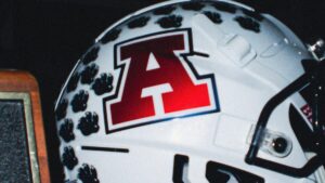 Arizona Wildcats unveil 1980s-themed helmets for Kansas State game