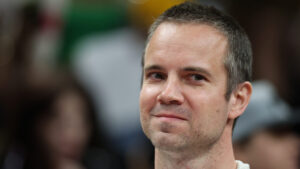 Suns coach Jordan Ott to manage minutes in preseason with China trip on the horizon