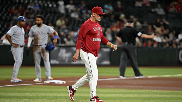 Manager Torey Lovullo #17 of the Arizona Diamondbacks