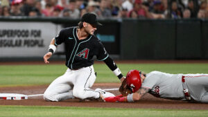 Diamondbacks make up ground on Mets in Wild Card race with win over Phillies