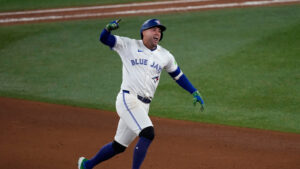 Blue Jays advance to World Series after dramatic win vs. Mariners in Game 7 of ALCS