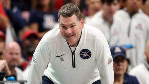 Tommy Lloyd wants preseason games vs. national teams, says Big 12 road games were learning curve