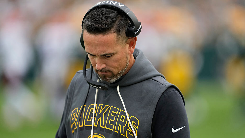 The Green Bay Packers' departure for Arizona was delayed more than five hours due to mechanical iss...
