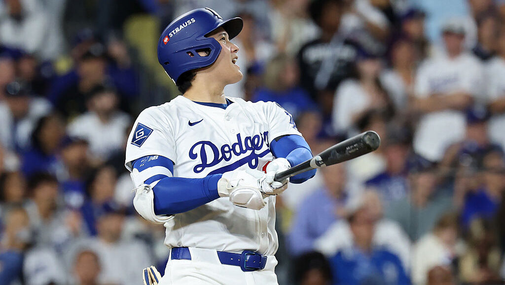オリンピック CENTURY 雄飛 3-540 BATTLE 波響 3-540 Shohei Ohtani's 3 HR, 10 K leads Dodgers to World Series