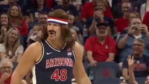 Gronk steals the show (and is ejected) at Arizona men's basketball Red and Blue Showcase