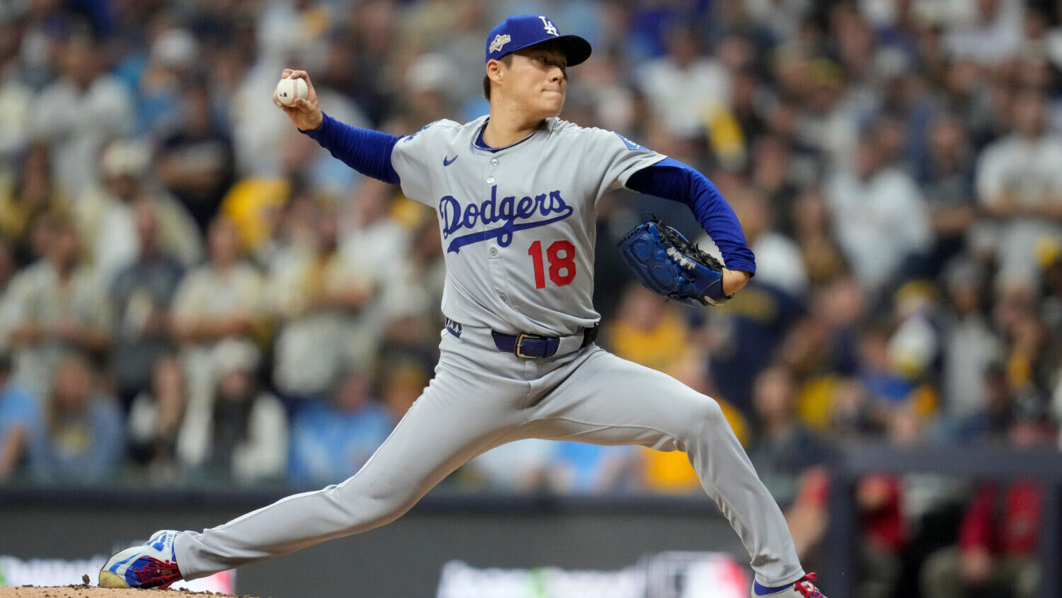 Yamamoto's 3-hit complete game gives Dodgers 2-0 NLCS lead