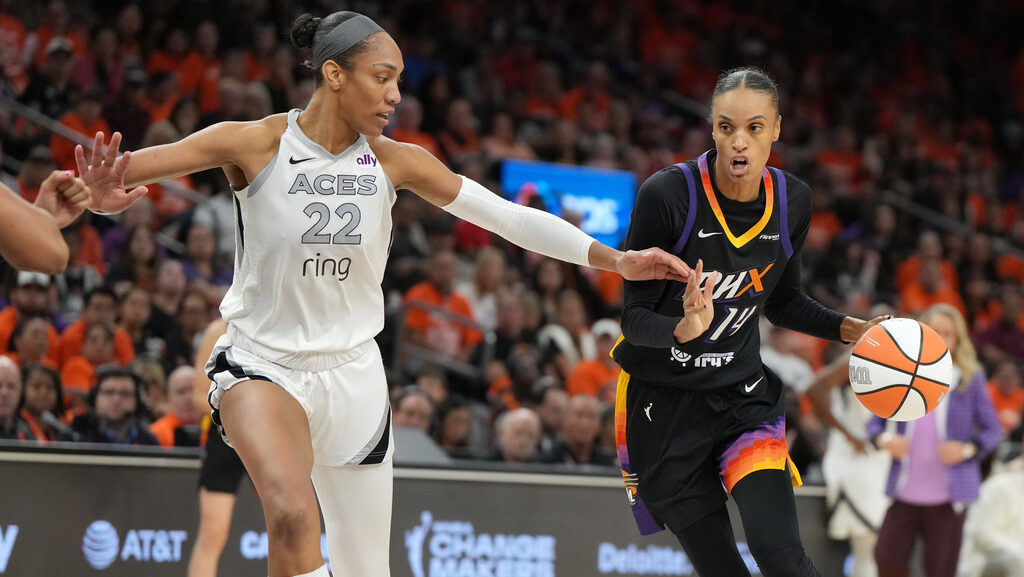Phoenix Mercury forward DeWanna Bonner...