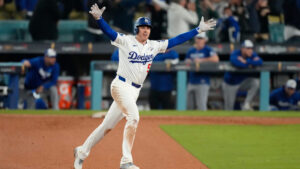 Freddie Freeman helps Dodgers walk off World Series Game 3 in 18 innings over Blue Jays